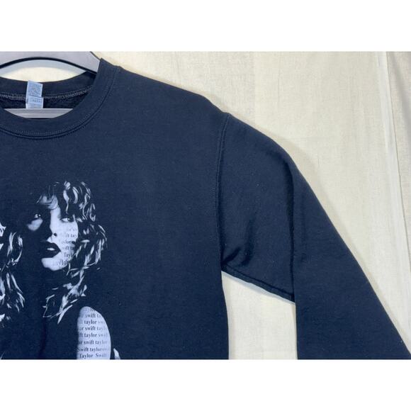 Taylor Swift REP Era Sweatshirt Small Black Gildan Heavy Blend Tour Style - Picture 16 of 16